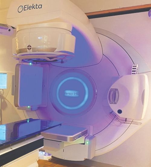 Single Fraction Radiosurgery and Fractionated Radiotherapy